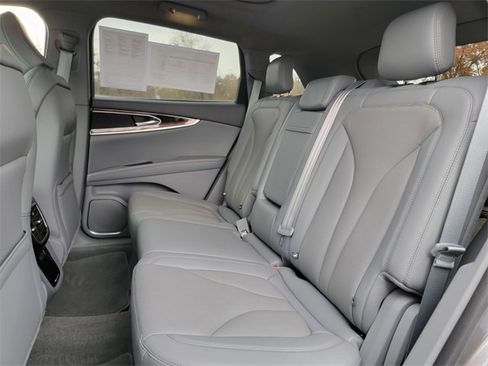 Certified 2023 Lincoln Nautilus Reserve image 21