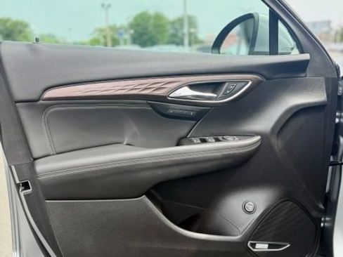 Used 2023 Buick Envision Avenir AWD/4WD image 9