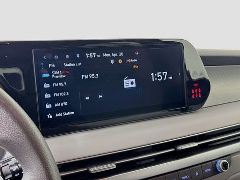 Used 2024 Hyundai Palisade SE FWD image 15