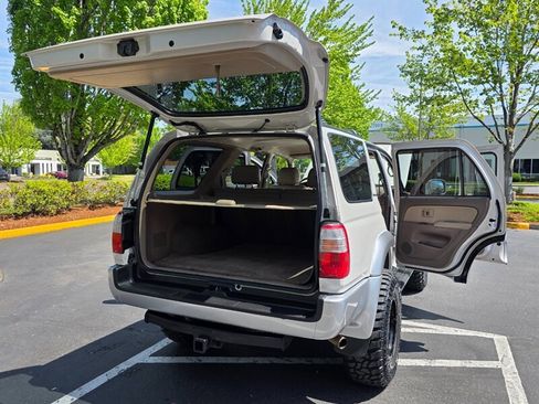 Used 2000 Toyota 4Runner Limited AWD/4WD image 28