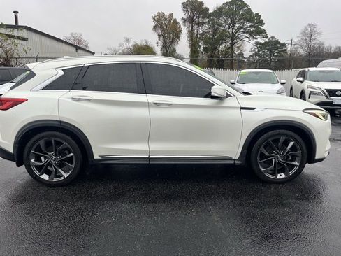 Used 2019 INFINITI QX50 Essential w/ Sensory Package image 9