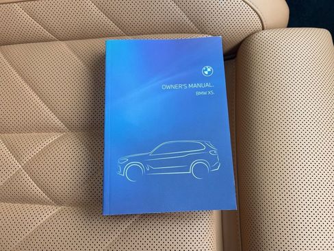 Used 2023 BMW X5 xDrive40i w/ M Sport Package image 28