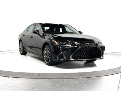 New 2025 Lexus ES 300h w/ Luxury Package
