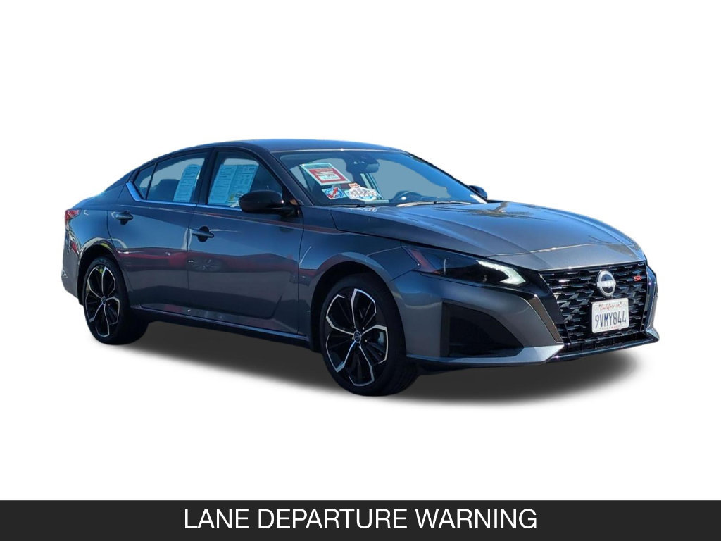 Used 2025 Nissan Altima 2.5 SR AWD/4WD image 2
