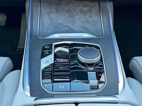 Certified 2024 BMW X7 xDrive40i w/ Premium Package image 17