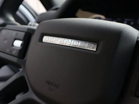 Used 2023 Land Rover Defender 130 X-Dynamic SE image 34