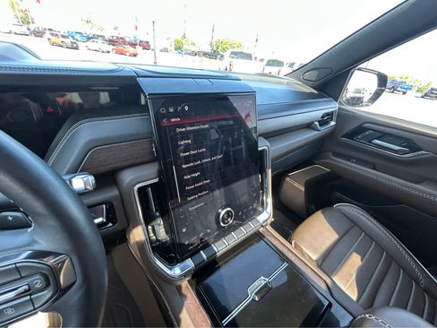 Used 2025 GMC Yukon XL Denali Ultimate w/ LPO, Floor Liner Package AWD/4WD image 52