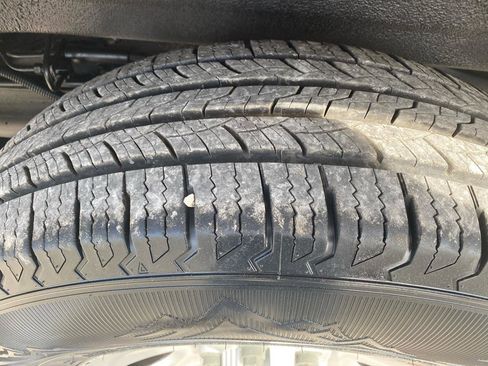 Used 2011 Chevrolet Express 1500 image 11