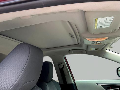 Used 2019 Toyota RAV4 XLE FWD image 14