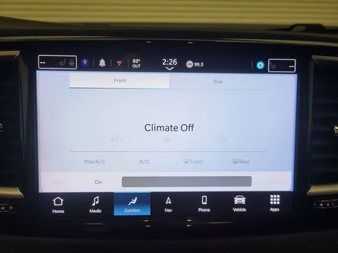 Used 2024 Chrysler Voyager LX FWD image 11