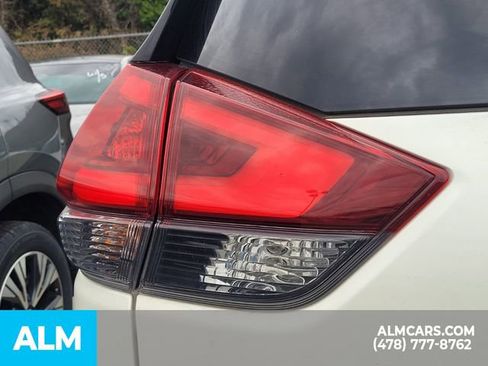 Used 2020 Nissan Rogue SV image 22