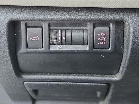 Used 2025 Subaru Forester Premium w/ Convenience Package #1 AWD/4WD image 26