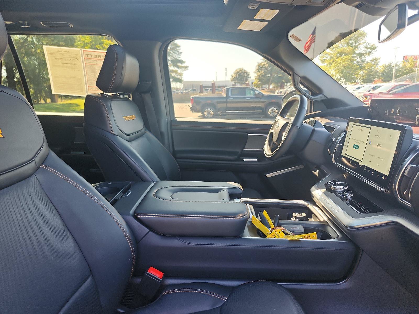 Used 2025 Ford Expedition Tremor AWD/4WD image 8