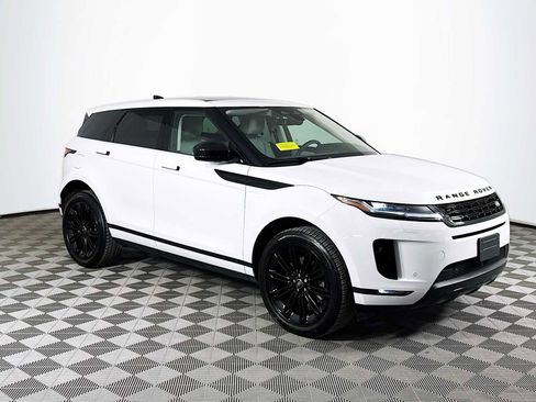 Used 2025 Land Rover Range Rover Evoque S image 3