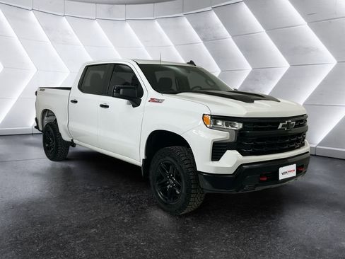 Used 2024 Chevrolet Silverado 1500 LT Trail Boss AWD/4WD image 1