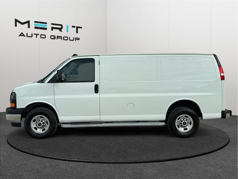 Used 2024 GMC Savana 2500 w/ Driver Convenience Package RWD image 5