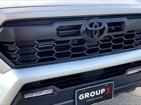 Used 2024 Toyota Tacoma TRD Off-Road image 28