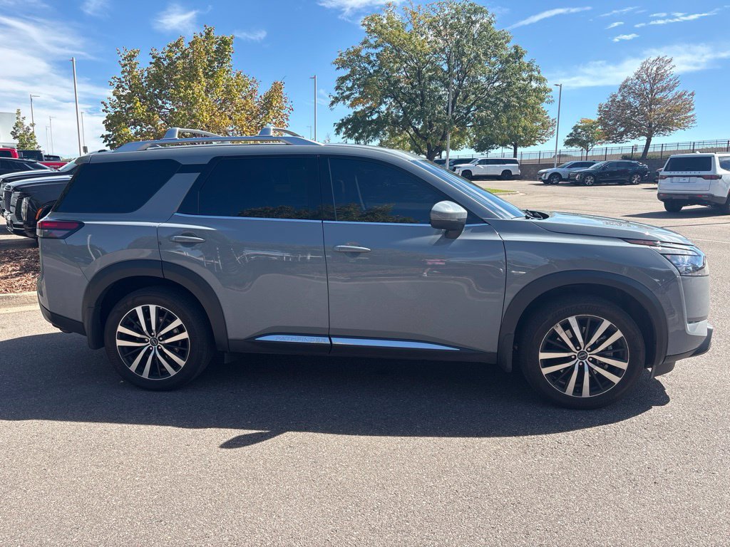Used 2025 Nissan Pathfinder Platinum AWD/4WD image 6
