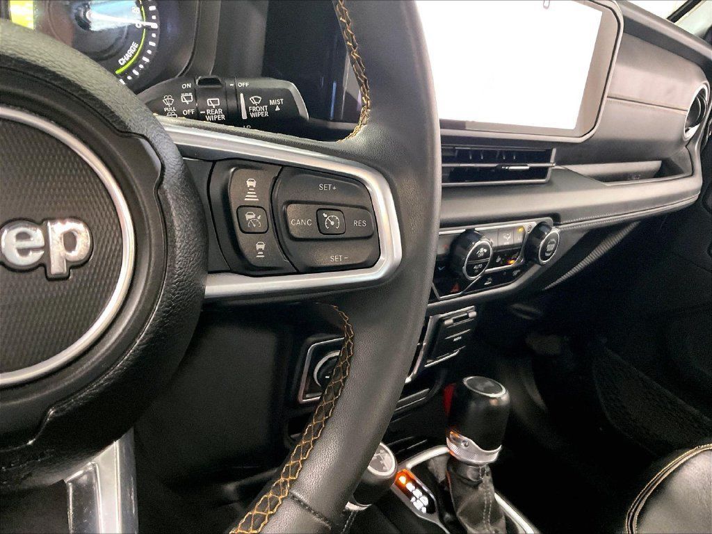 Used 2024 Jeep Wrangler Unlimited Sahara w/ Technology Group AWD/4WD image 24