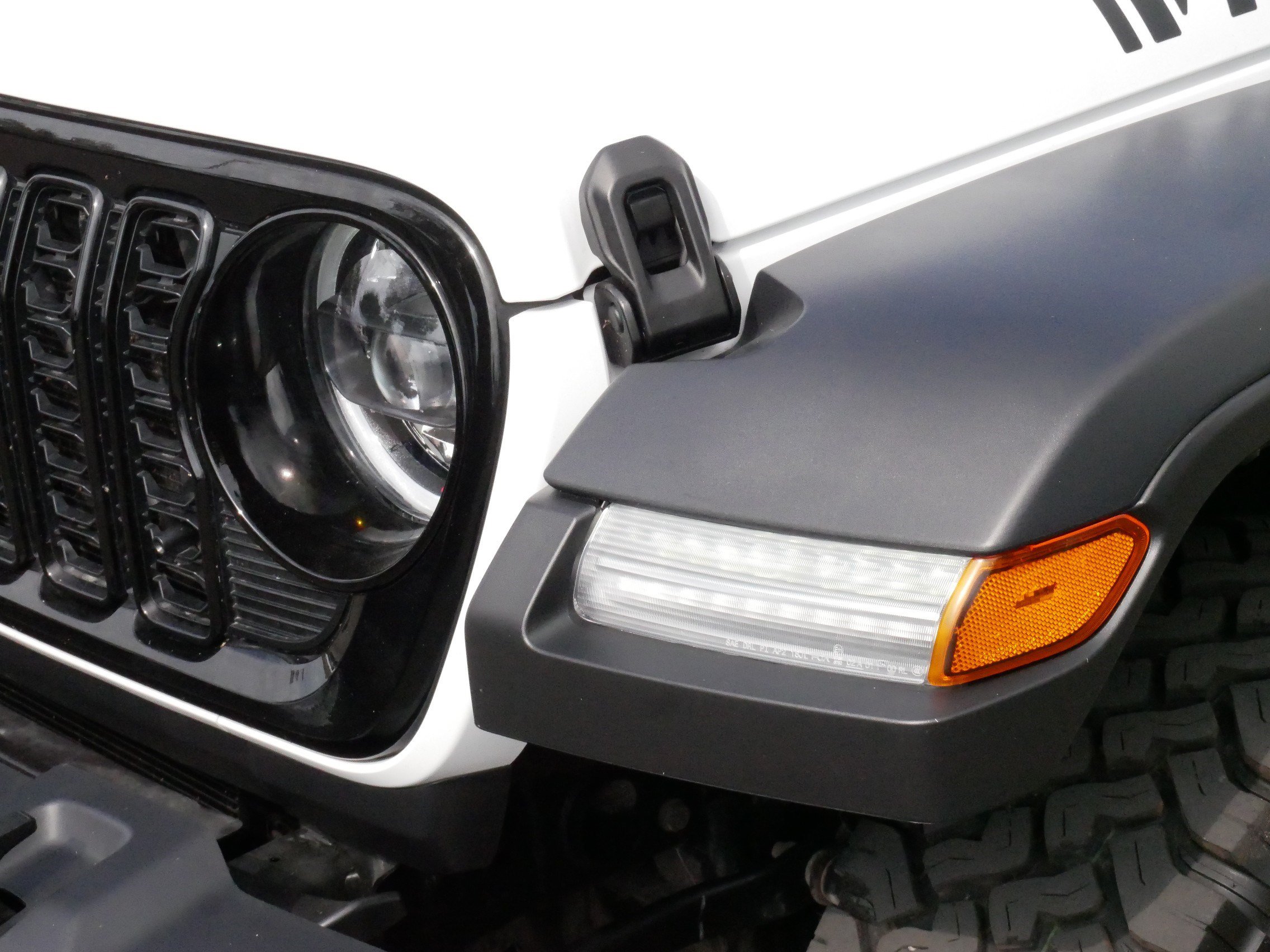 Used 2024 Jeep Wrangler Unlimited Sport AWD/4WD image 16
