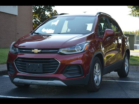 Used 2019 Chevrolet Trax LT FWD image 1