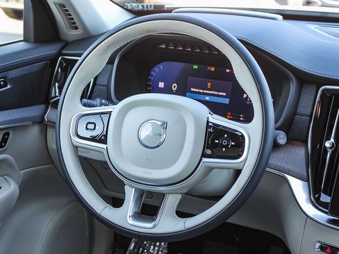 New 2026 Volvo XC90 T8 Ultra w/ Protection Package Premier AWD/4WD image 18