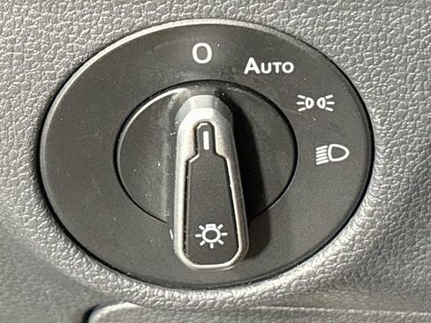 Certified 2024 Volkswagen Jetta SE FWD image 11