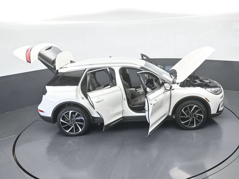 Used 2023 Lincoln Corsair Reserve AWD/4WD image 66