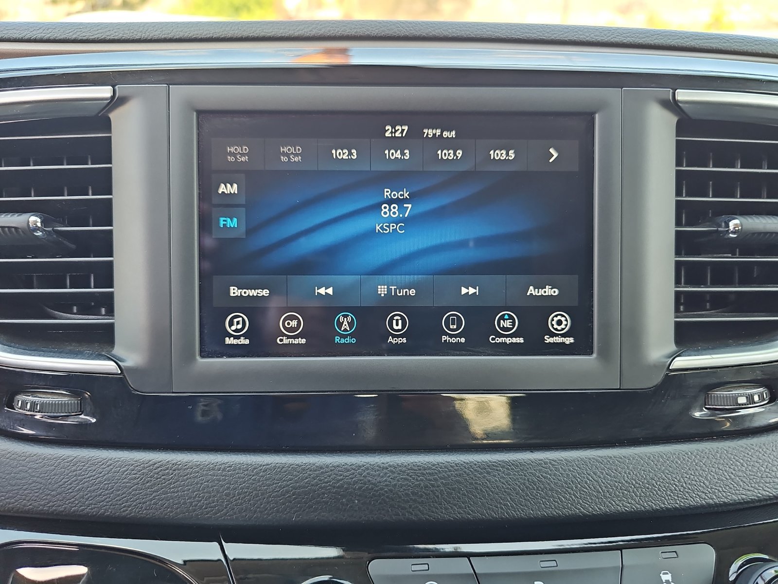 Used 2019 Chrysler Pacifica LX w/ Tire & Wheel Group FWD image 22