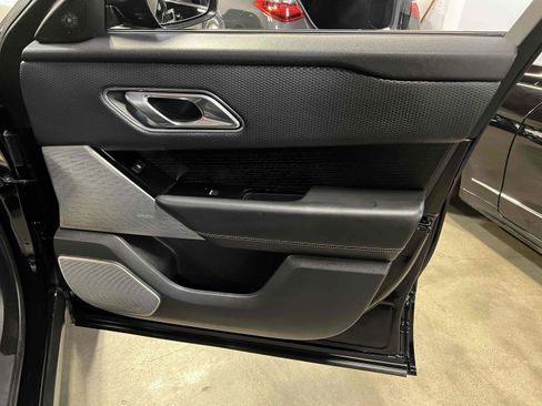 Used 2018 Land Rover Range Rover Velar R-Dynamic SE image 79