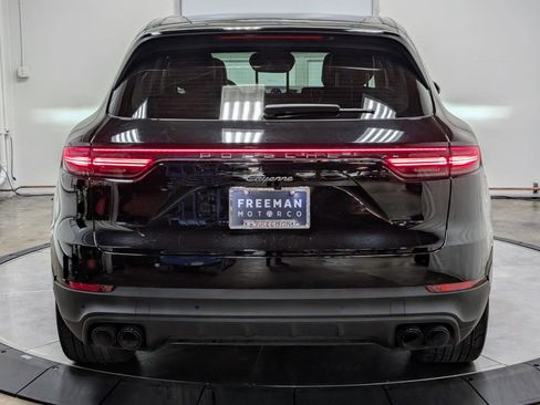 Used 2023 Porsche Cayenne Platinum Edition image 8