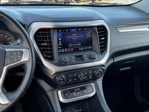 Used 2023 GMC Acadia SLT image 6