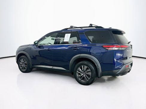 Used 2023 Nissan Pathfinder SV w/ SV Premium Package AWD/4WD image 5