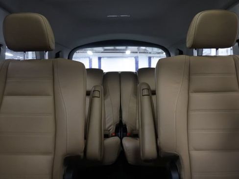 Used 2024 Mercedes-Benz GLS 450 4MATIC w/ AMG Line Exterior image 36