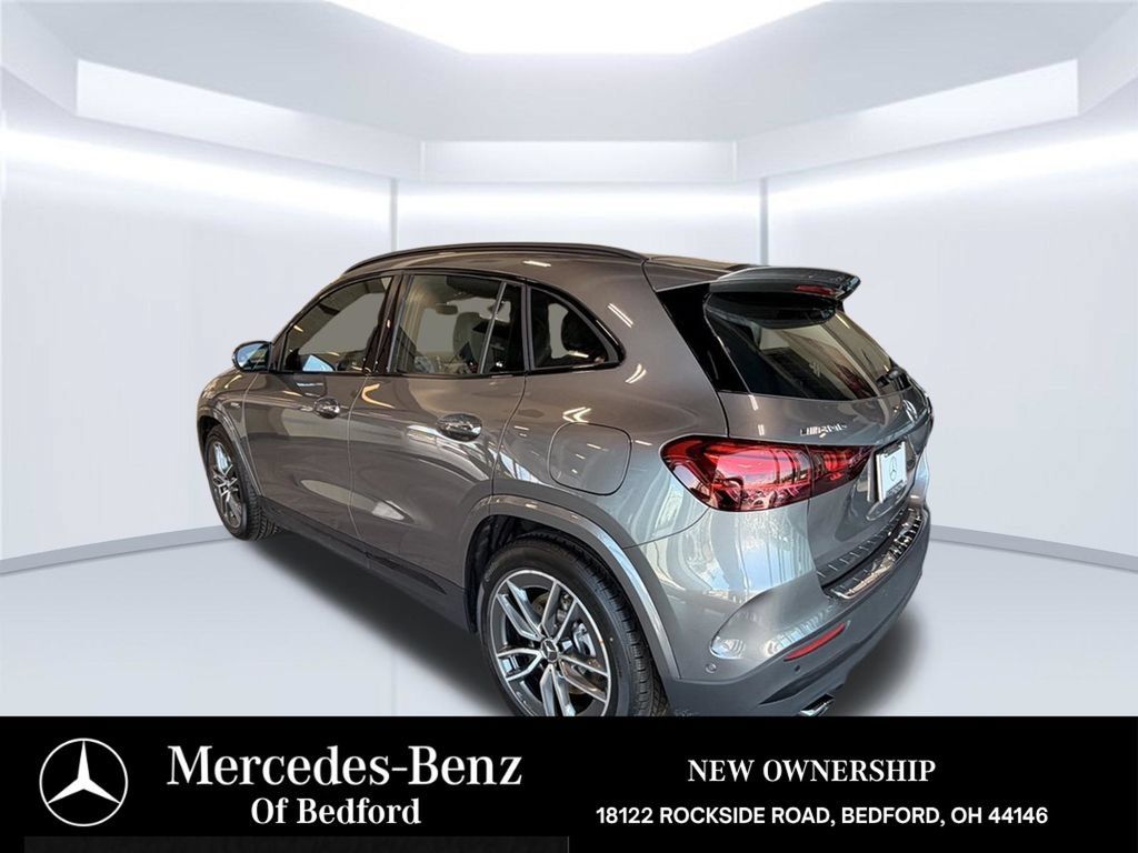 New 2026 Mercedes-Benz GLA 35 AMG 4MATIC image 6