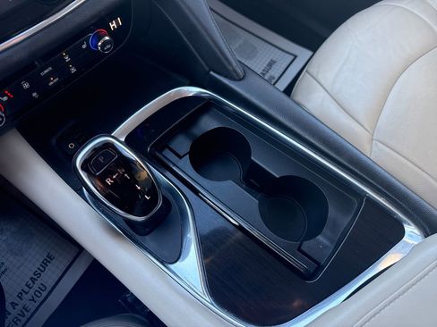 Used 2020 Buick Enclave Essence image 34