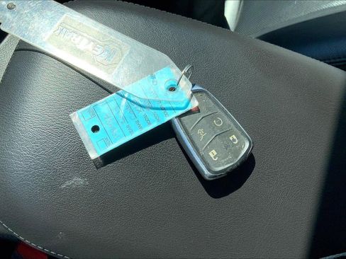 Used 2017 Cadillac XT5 Luxury w/ Driver Awareness Package image 11