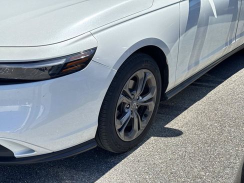 Certified 2023 Honda Accord EX image 5
