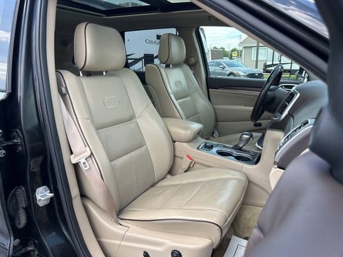 Used 2018 Jeep Grand Cherokee Overland AWD/4WD image 49