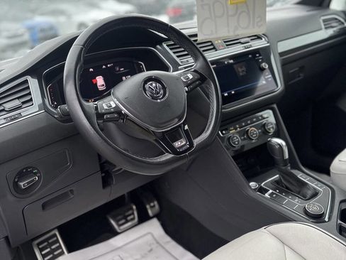 Used 2020 Volkswagen Tiguan SEL Premium R-Line w/ 3rd Row Seat Package image 9