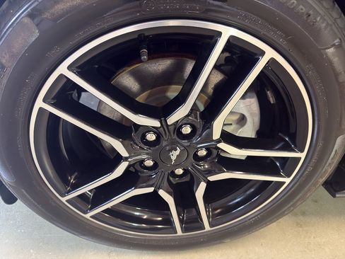 Used 2021 Ford Mustang Premium RWD image 31
