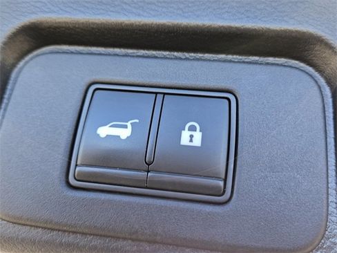 Used 2021 Nissan Rogue SL w/ Premium Package image 13