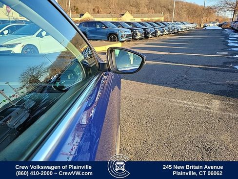 Used 2017 Volkswagen Passat 1.8T SEL Premium image 34