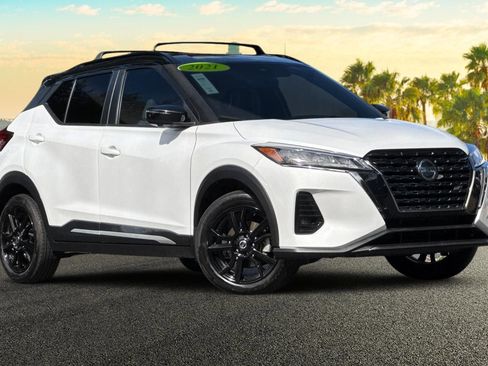 Used 2021 Nissan Kicks SR w/ SR Premium Package image 2