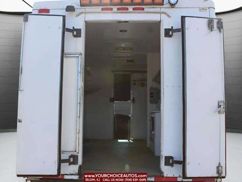 Used 1997 Ford E-350 and Econoline 350 image 12