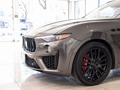 Used 2019 Maserati Levante S GranSport image 4