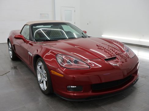 Used 2011 Chevrolet Corvette Grand Sport w/ Preferred Equipment Group RWD image 2