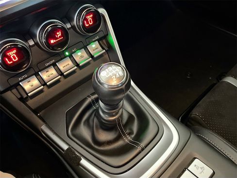 Used 2023 Toyota GR86 Premium image 17