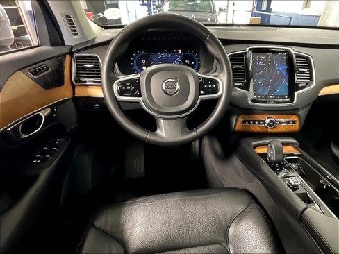 Used 2023 Volvo XC90 B6 Plus w/ Protection Package image 18