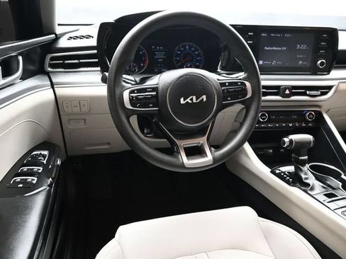 Used 2022 Kia K5 LXS FWD image 11